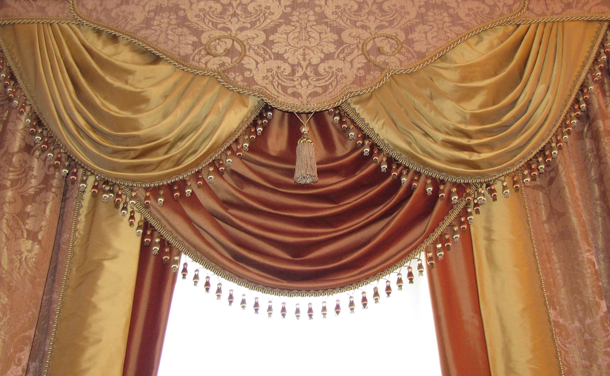 Дизайн шторы в классическом стиле